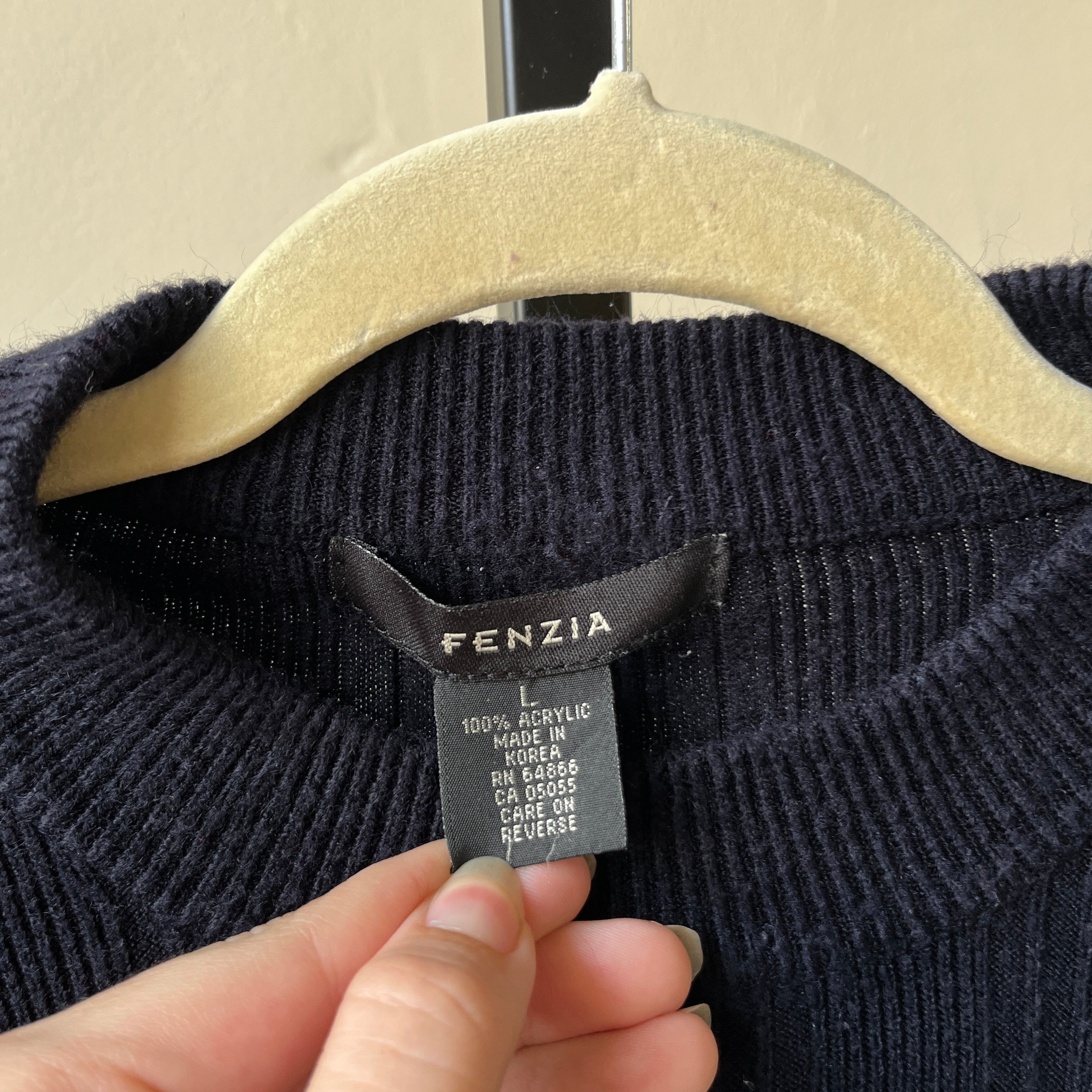 Black Sweater (L)