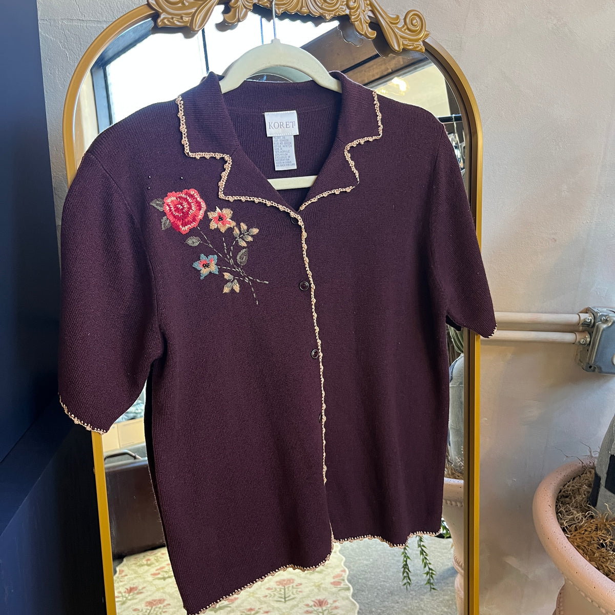 Floral Embroidered Button Up (M)