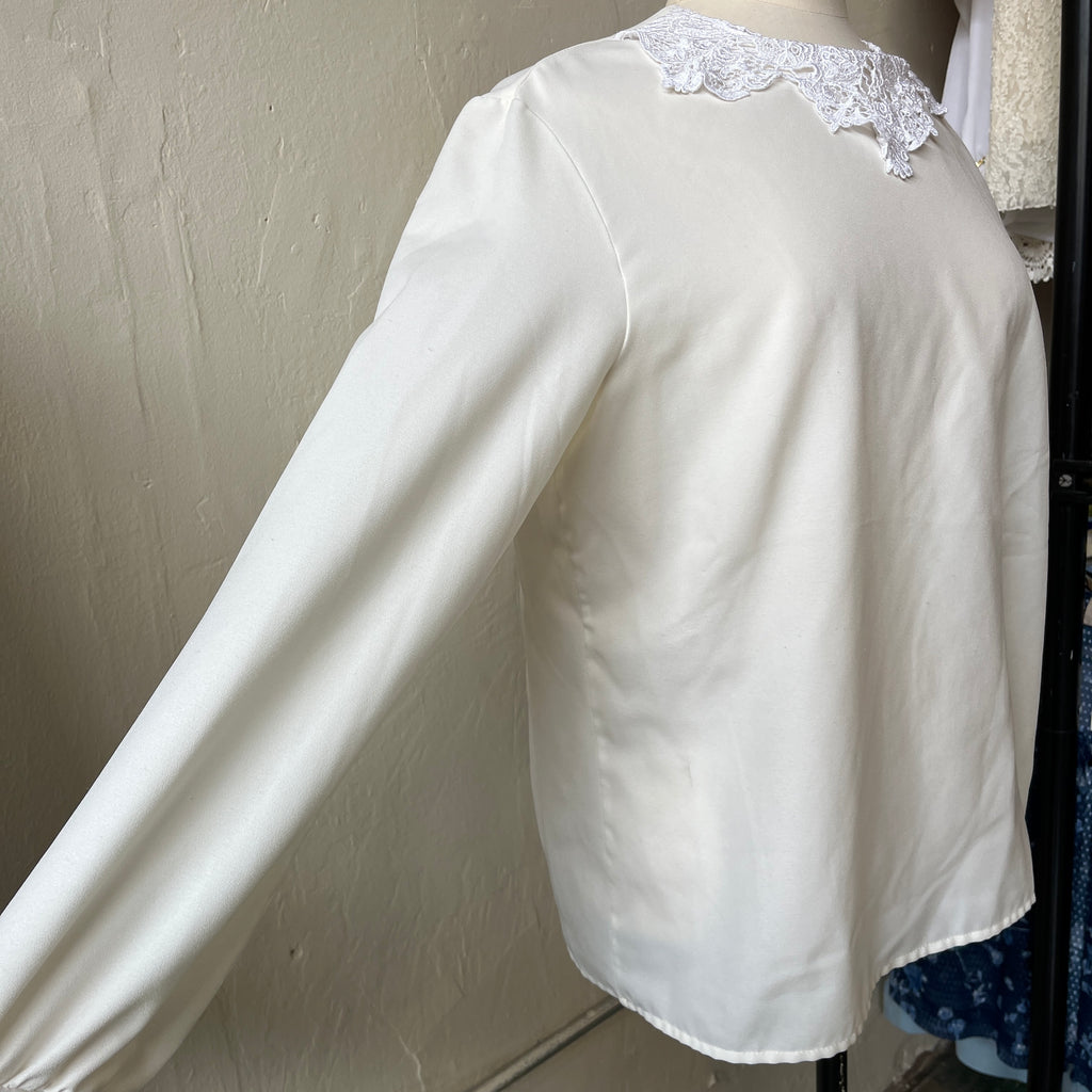 White Blouse (L)