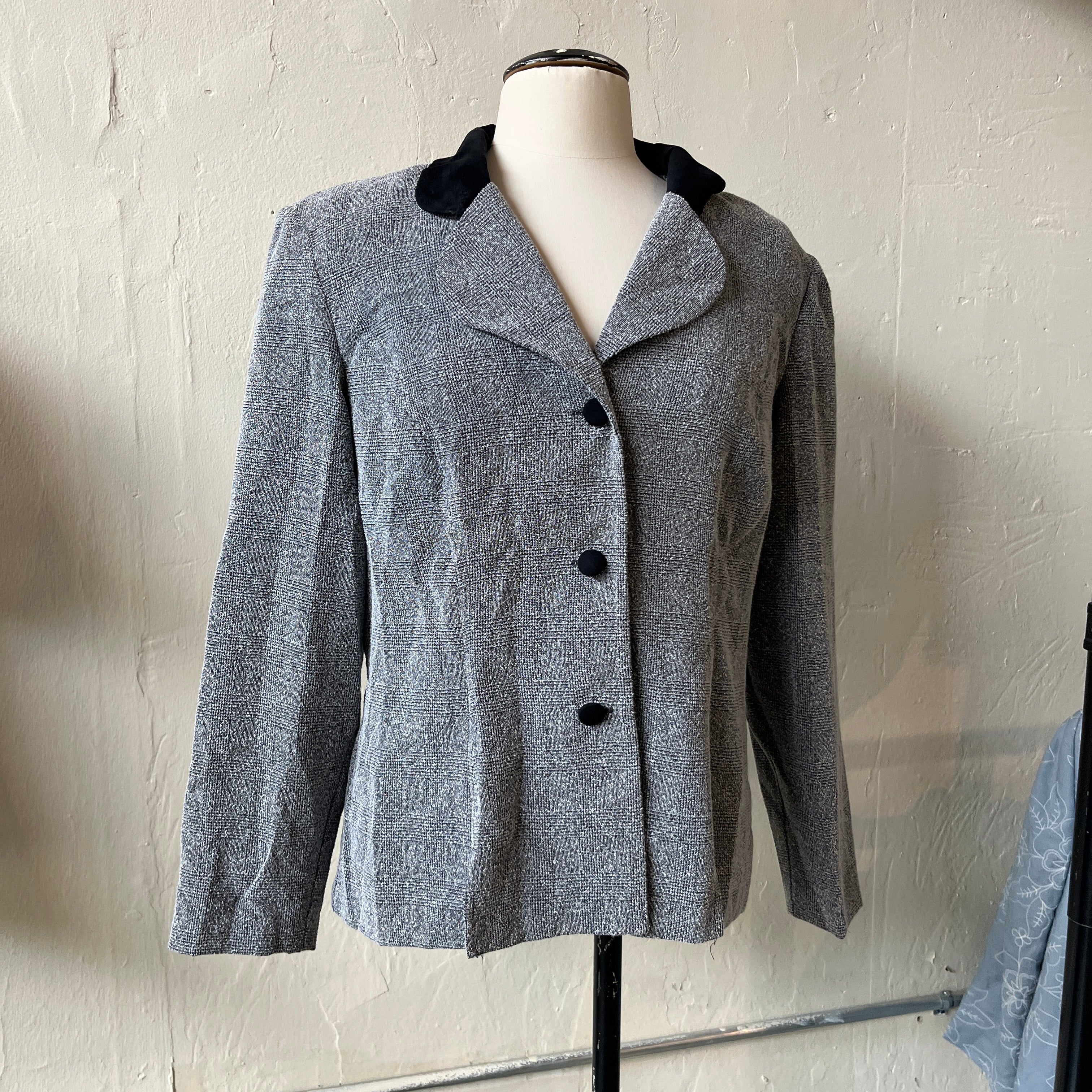 Gray Blazer (15/16)