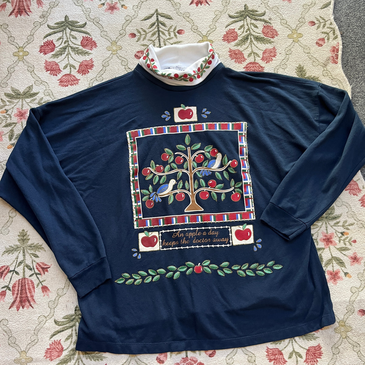 Apple Sweatshirt (XL)