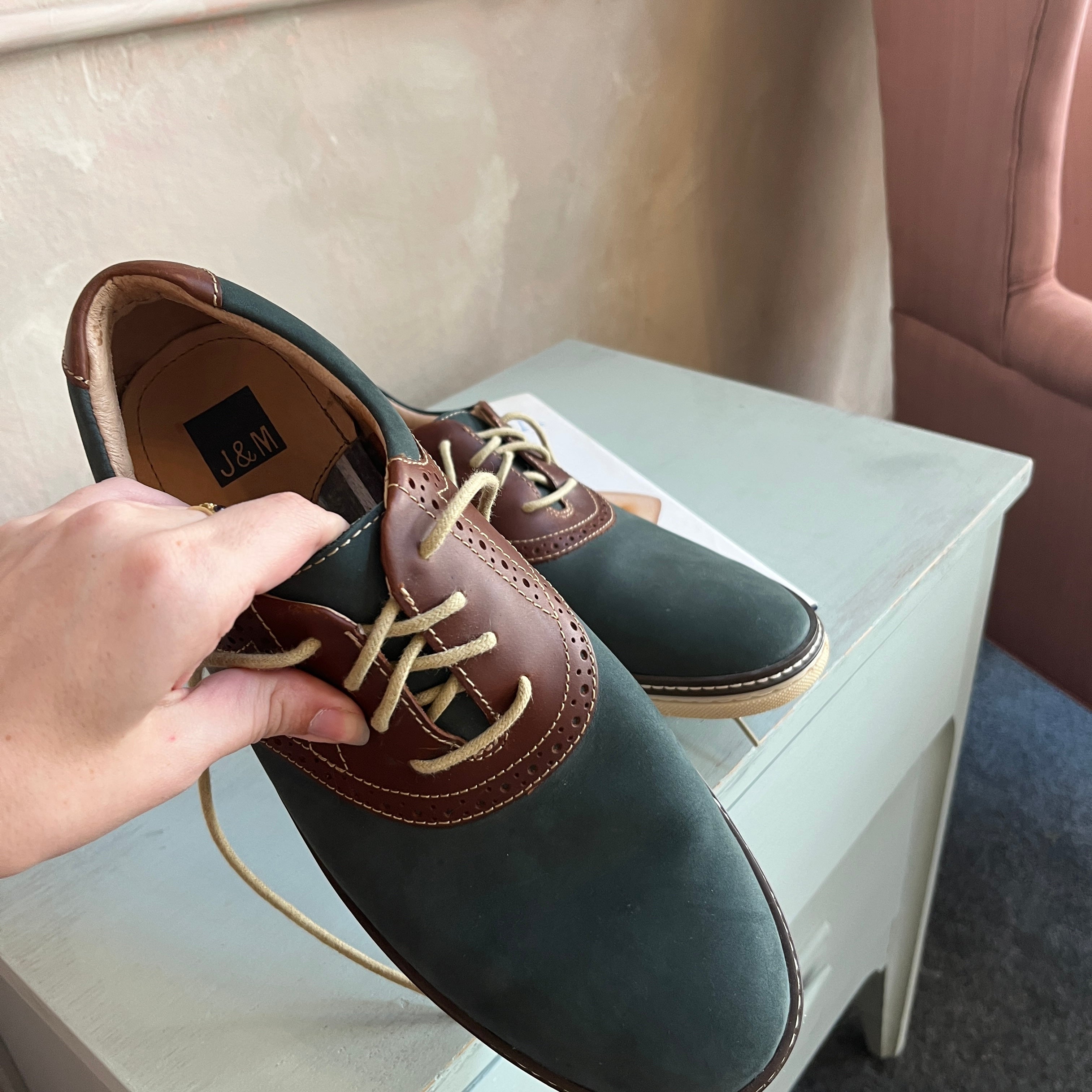 Men’s Shoes (10.5)