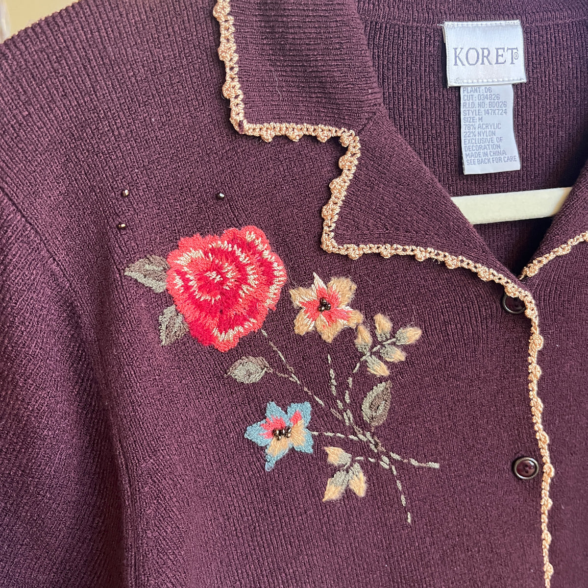 Floral Embroidered Button Up (M)