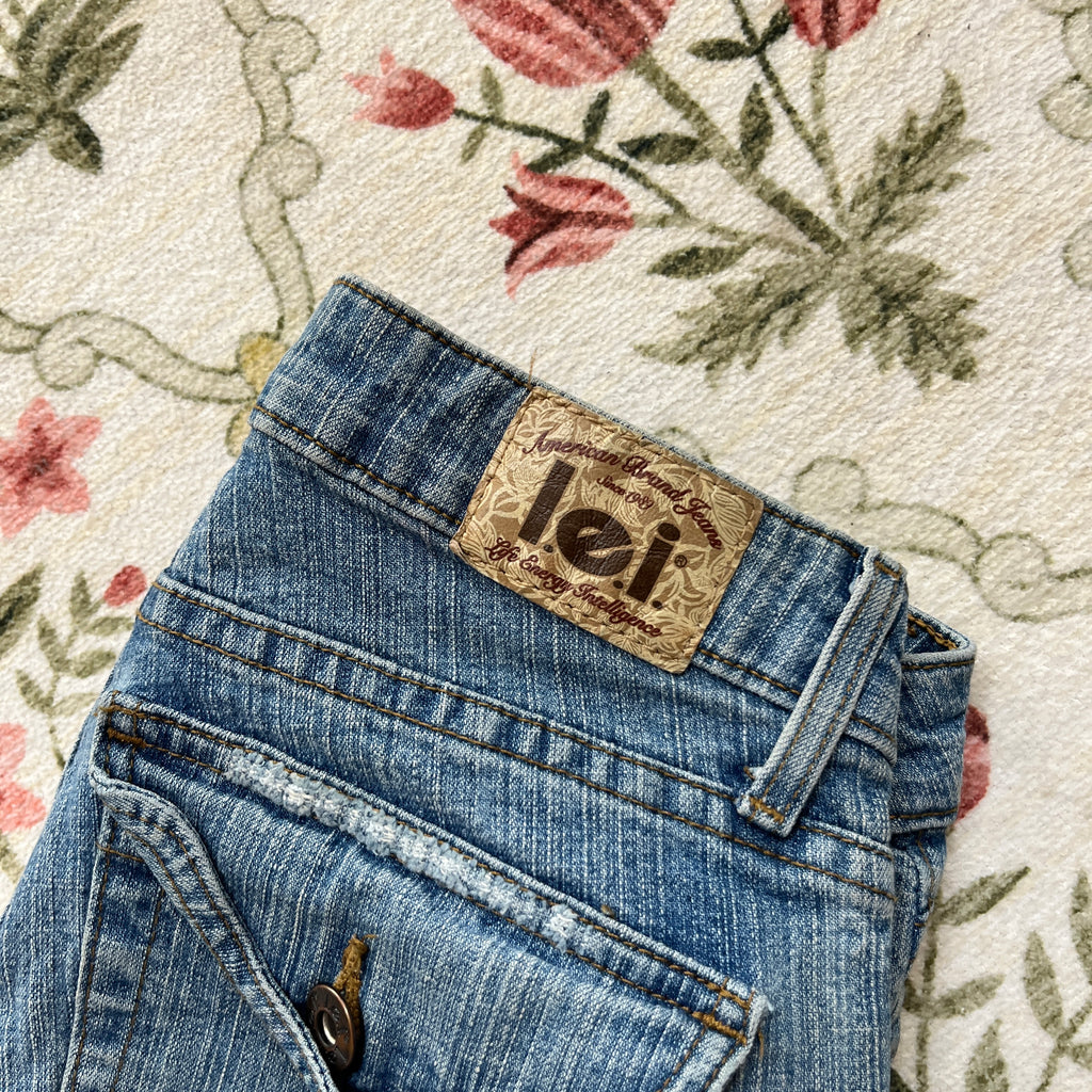 Low Rise Jeans (1)