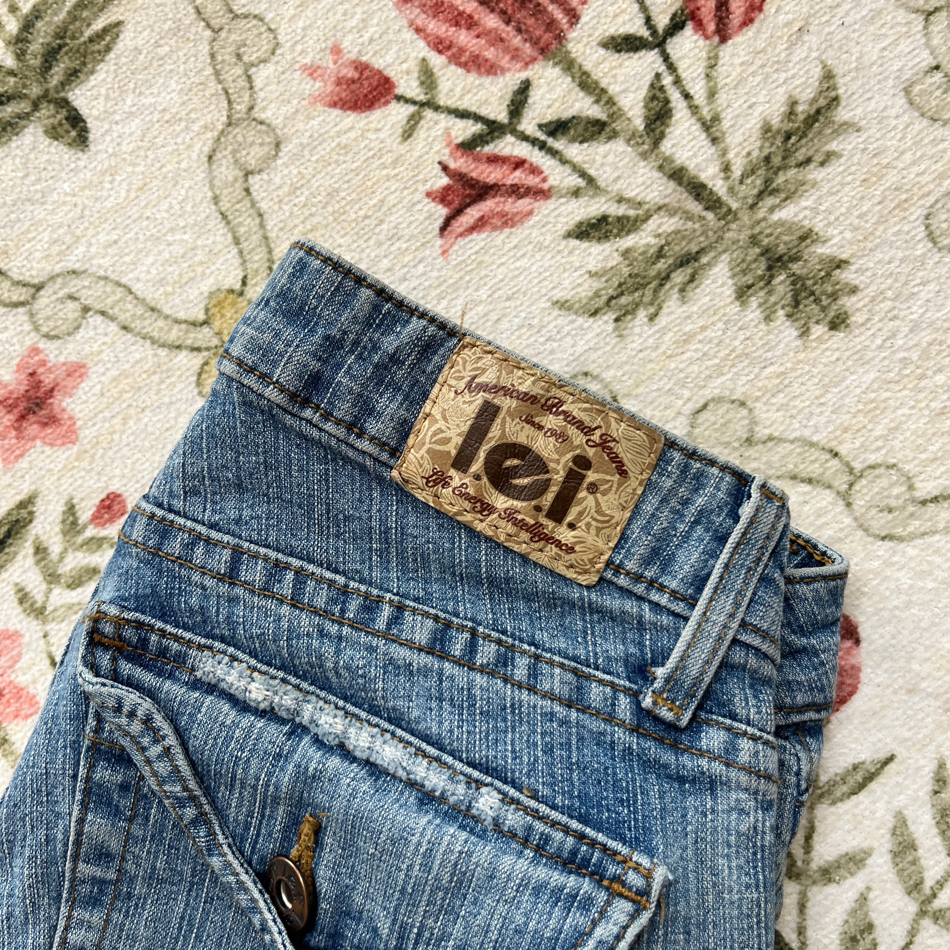 Low Rise Jeans (1)
