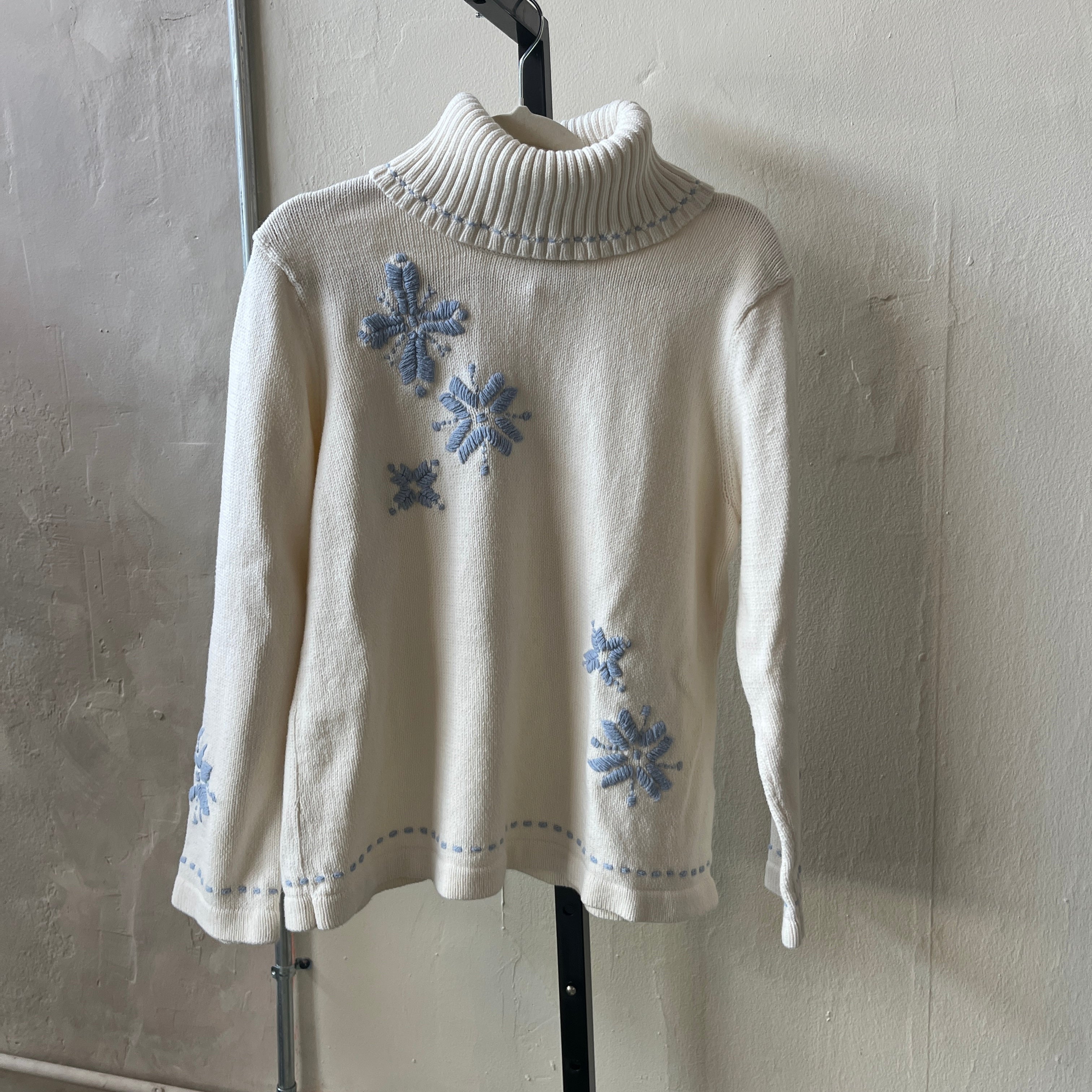 Snowflake Sweater (L)