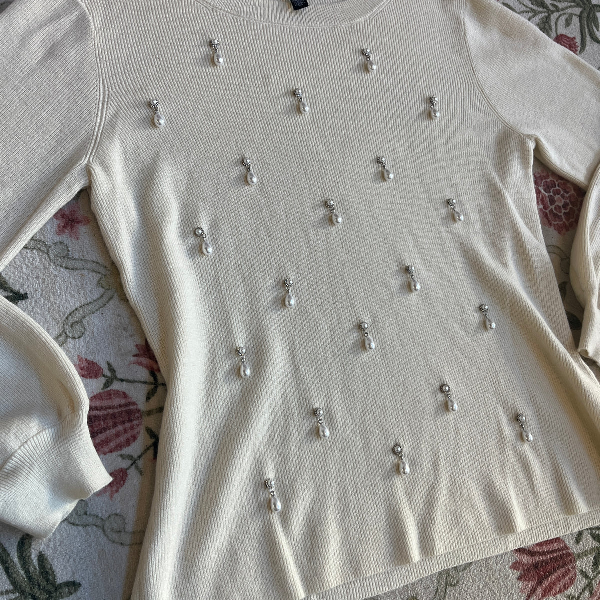 Cream Puff Sleeve Sweater (L)