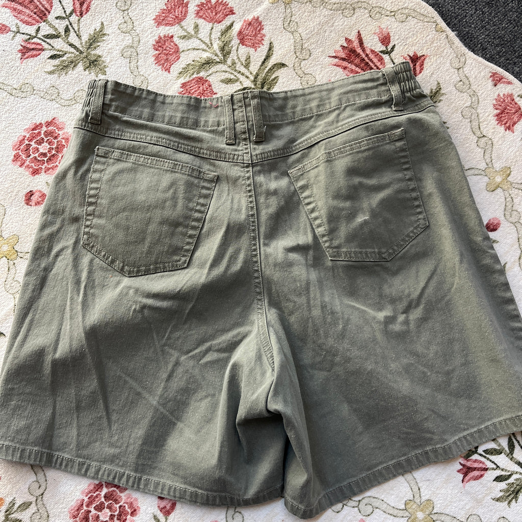 Lee Shorts (35” waist)