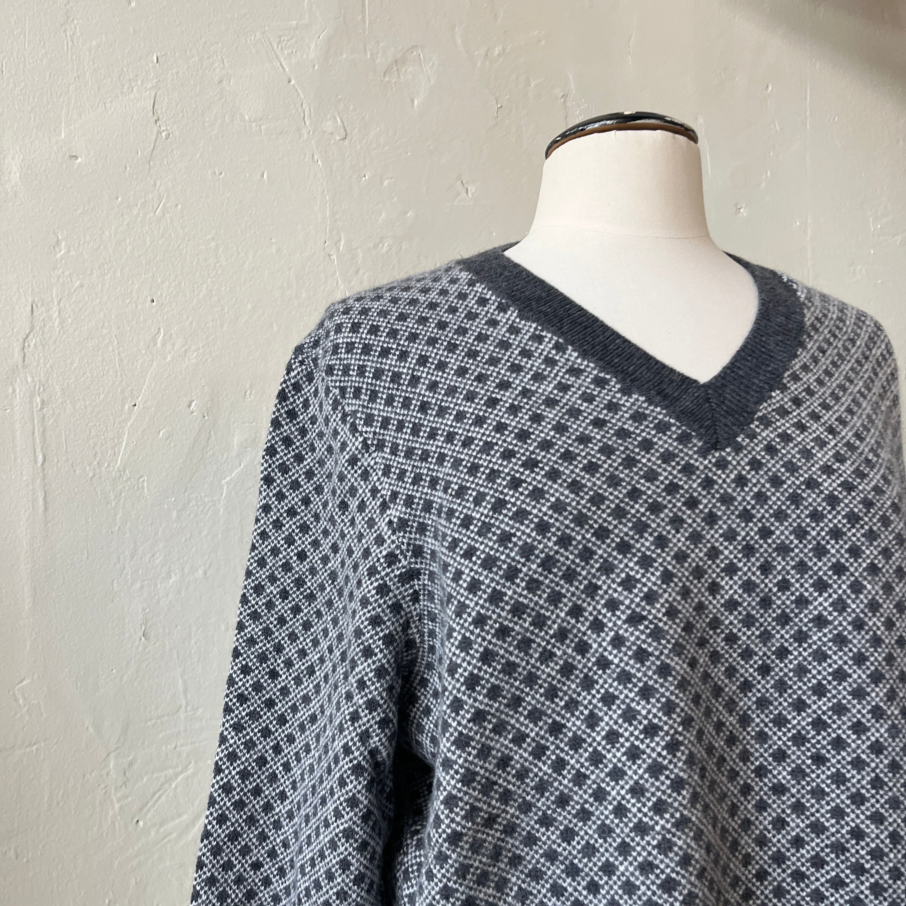 Men’s Wool Sweater (L)