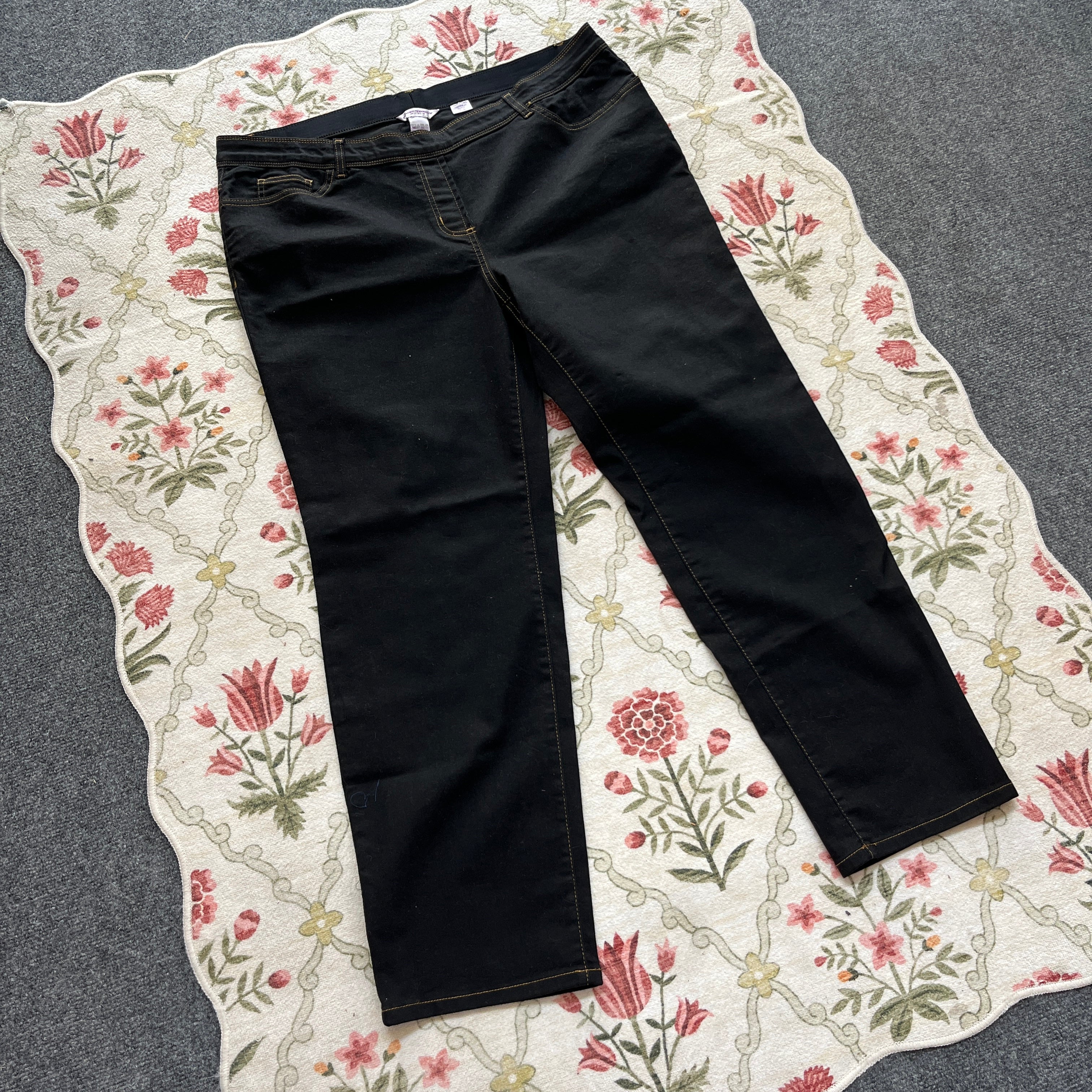Black Jeans (20W)