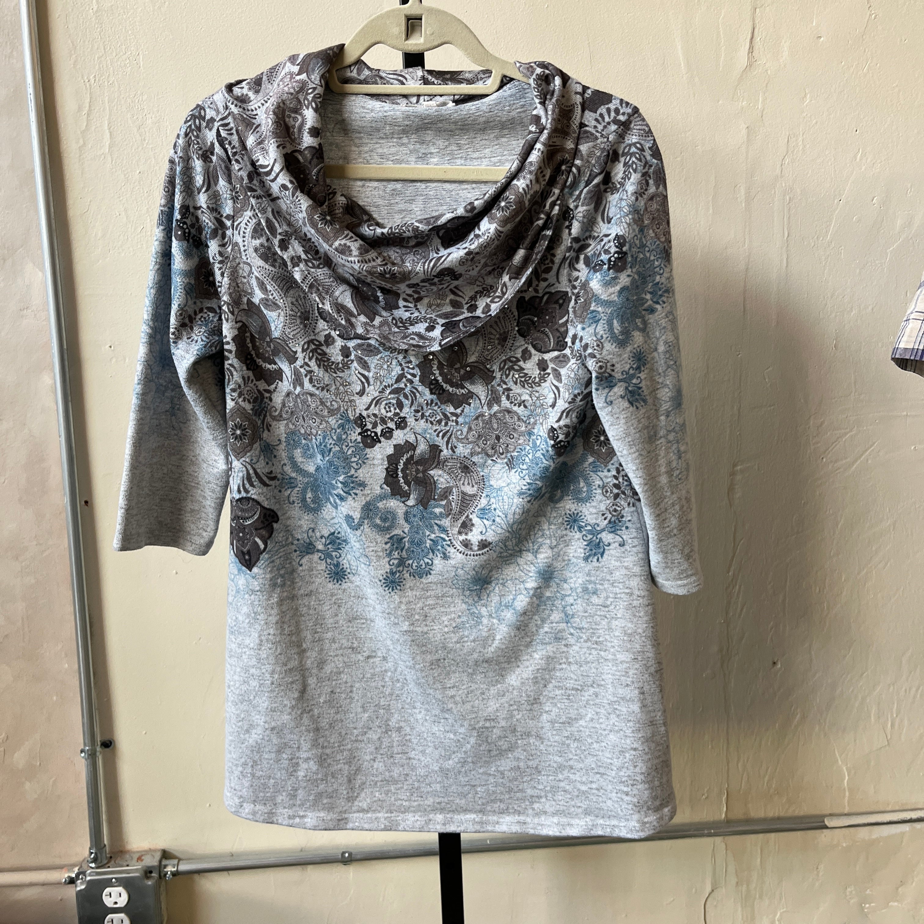 Boho Gray Sweater (M)