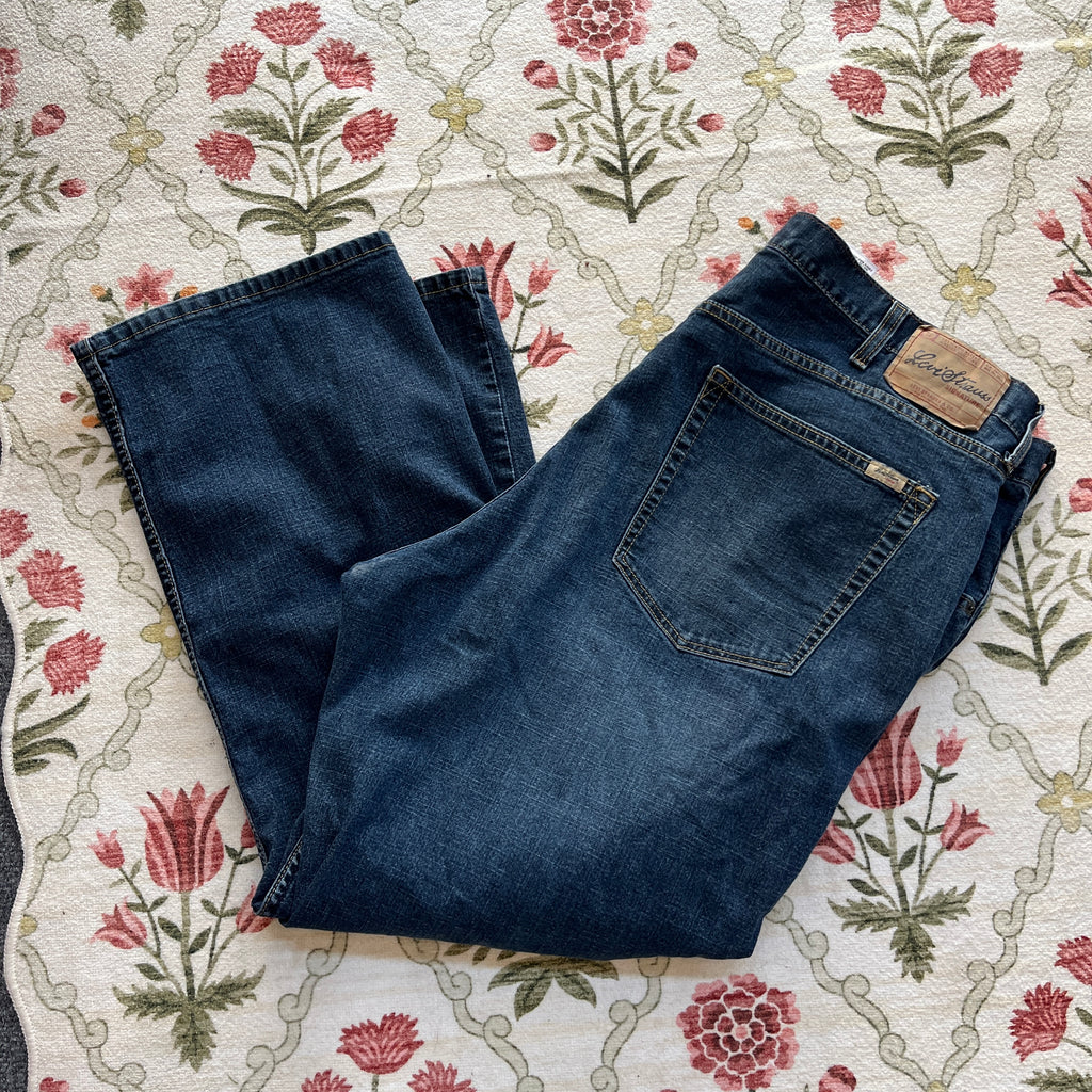 Bootcut Levi’s (22)