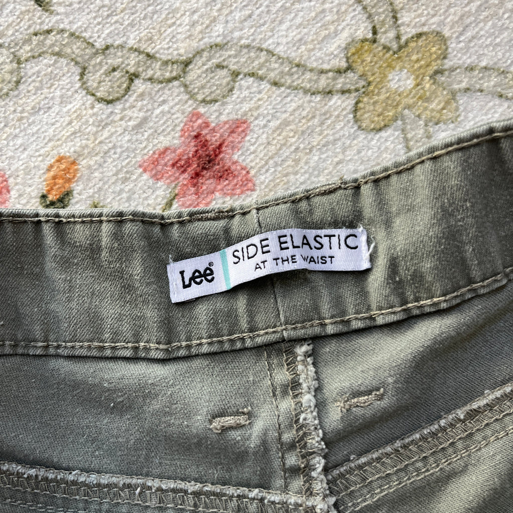 Lee Shorts (35” waist)