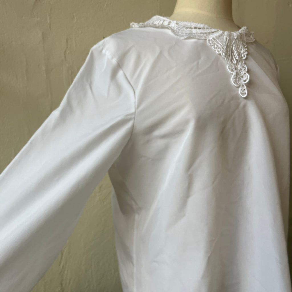 White Blouse (15/16)