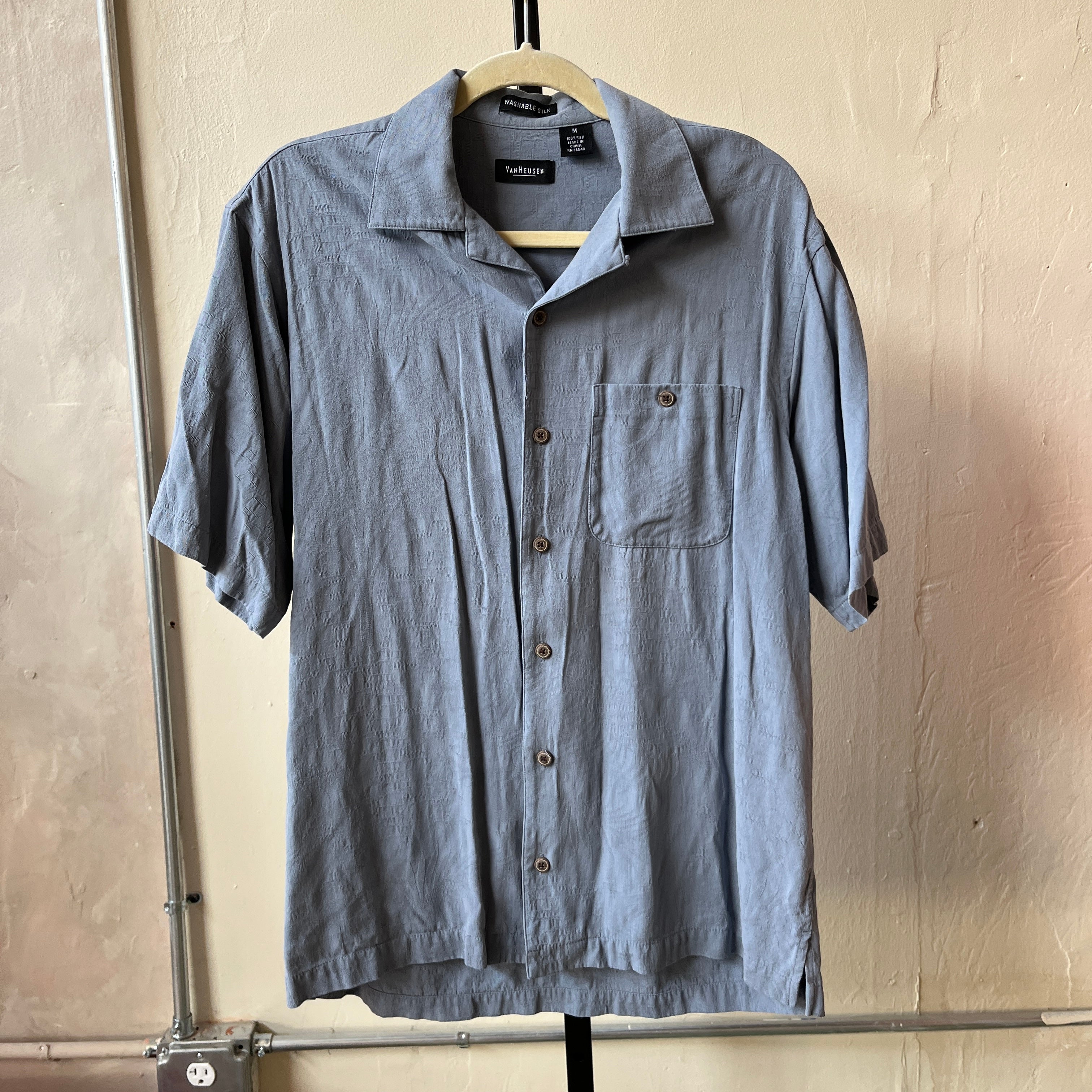 Men’s Button Down (M)