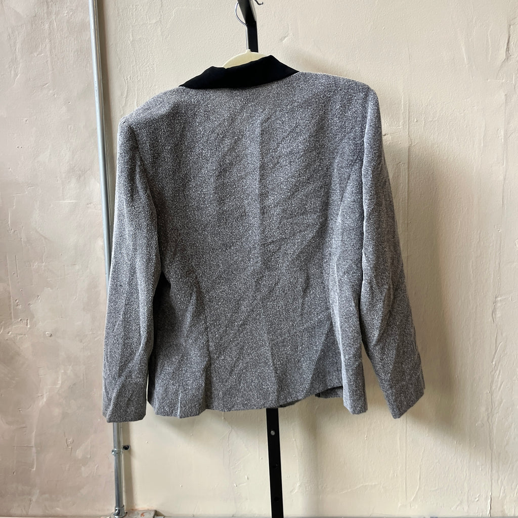 Gray Blazer (15/16)