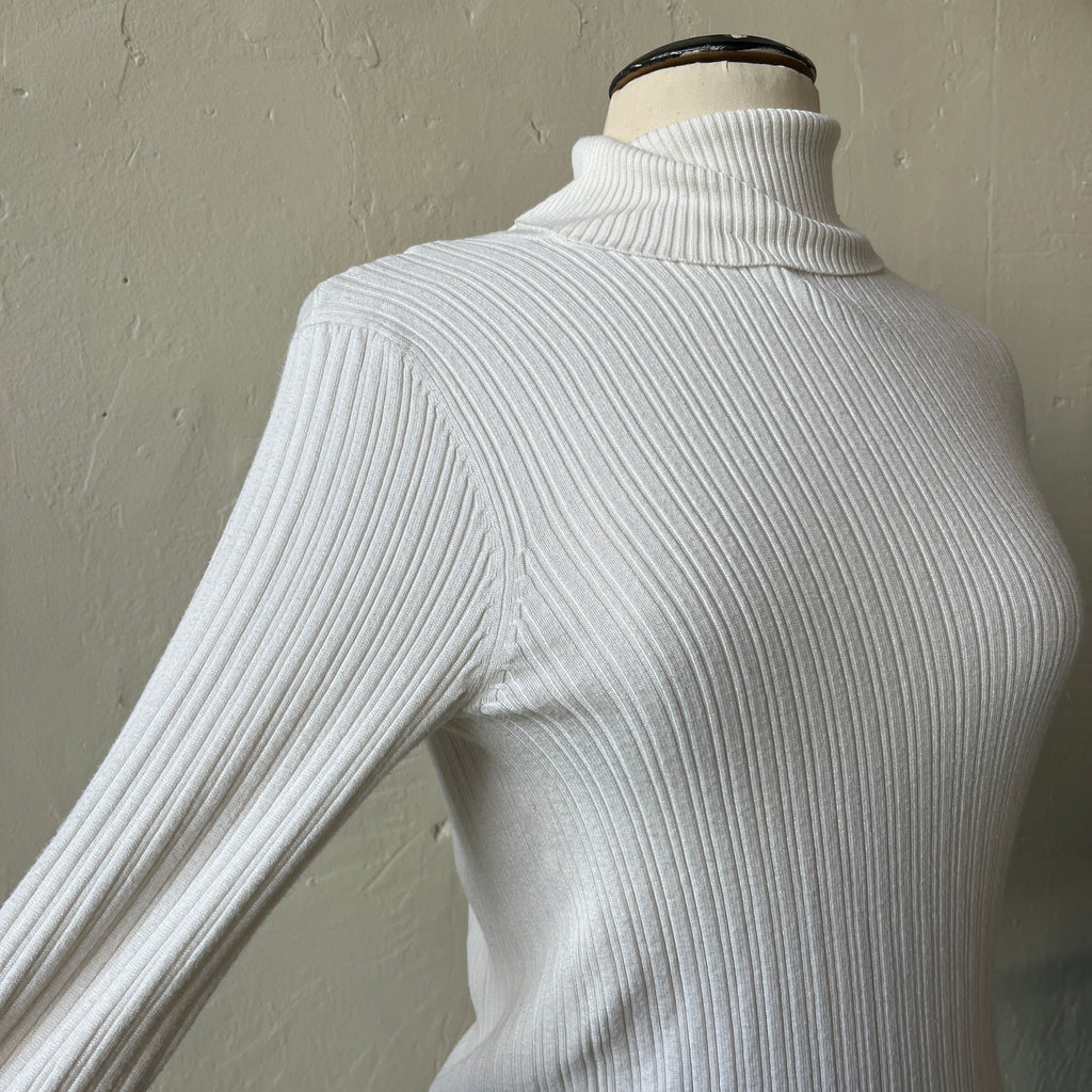 White Turtleneck (M)