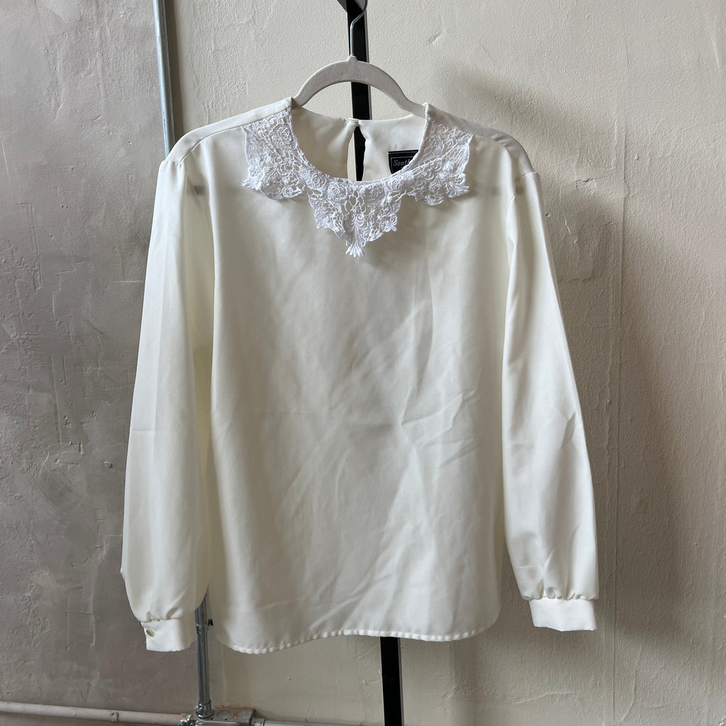 White Blouse (L)