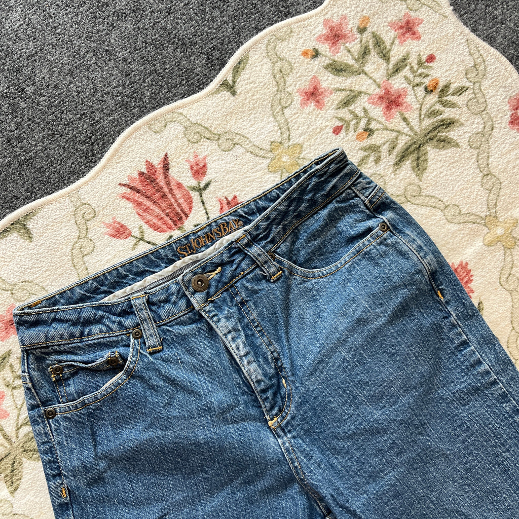 Bootcut Jeans (28” waist)