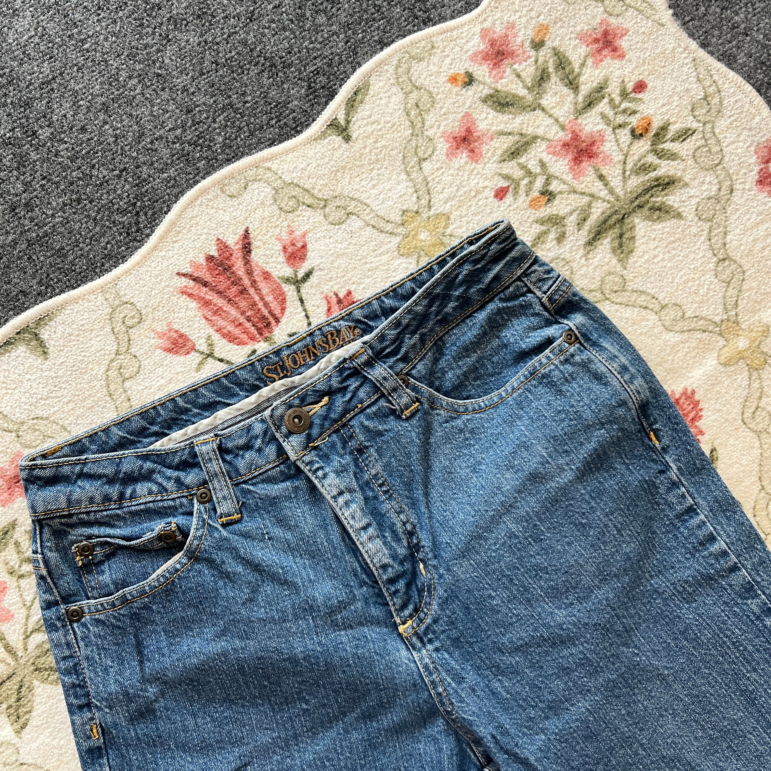 Bootcut Jeans (28” waist)