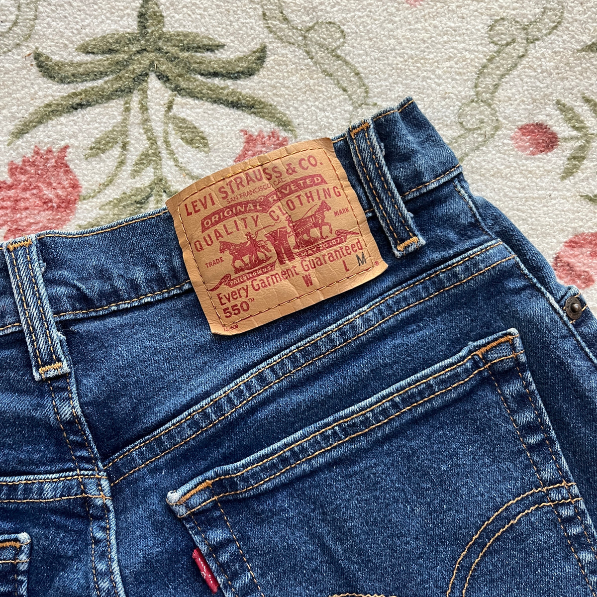 Levi’s 550 Shorts (26” waist)