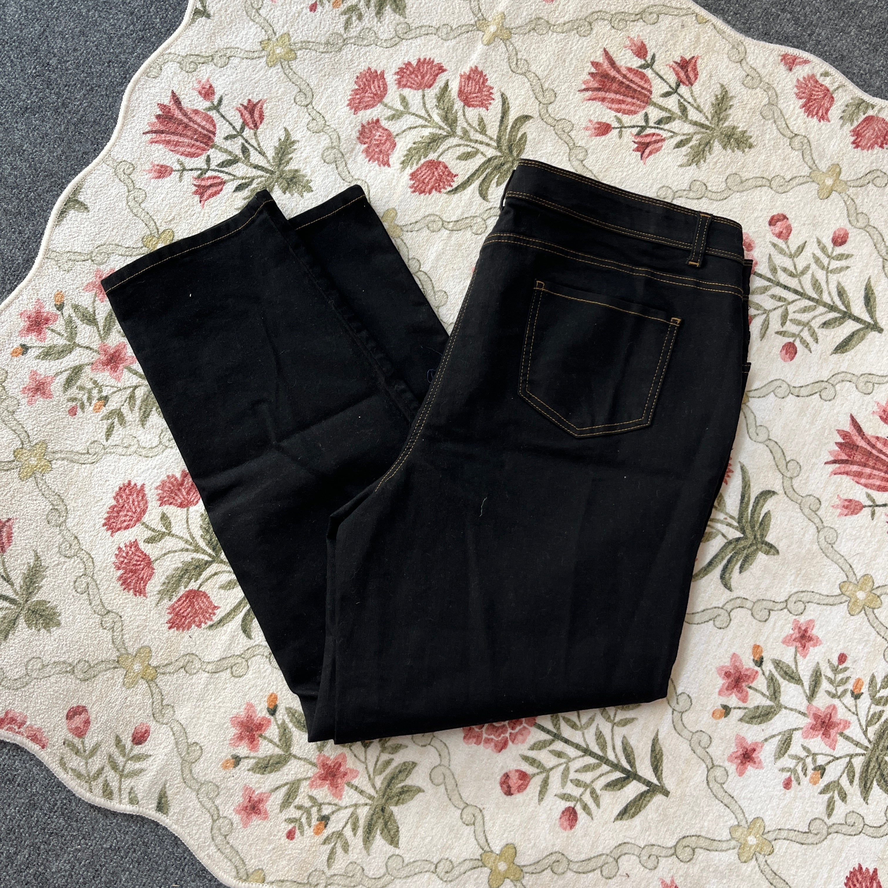 Black Jeans (20W)