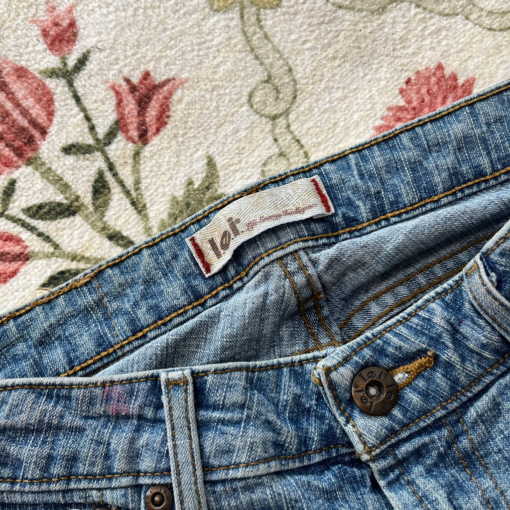 Low Rise Jeans (1)