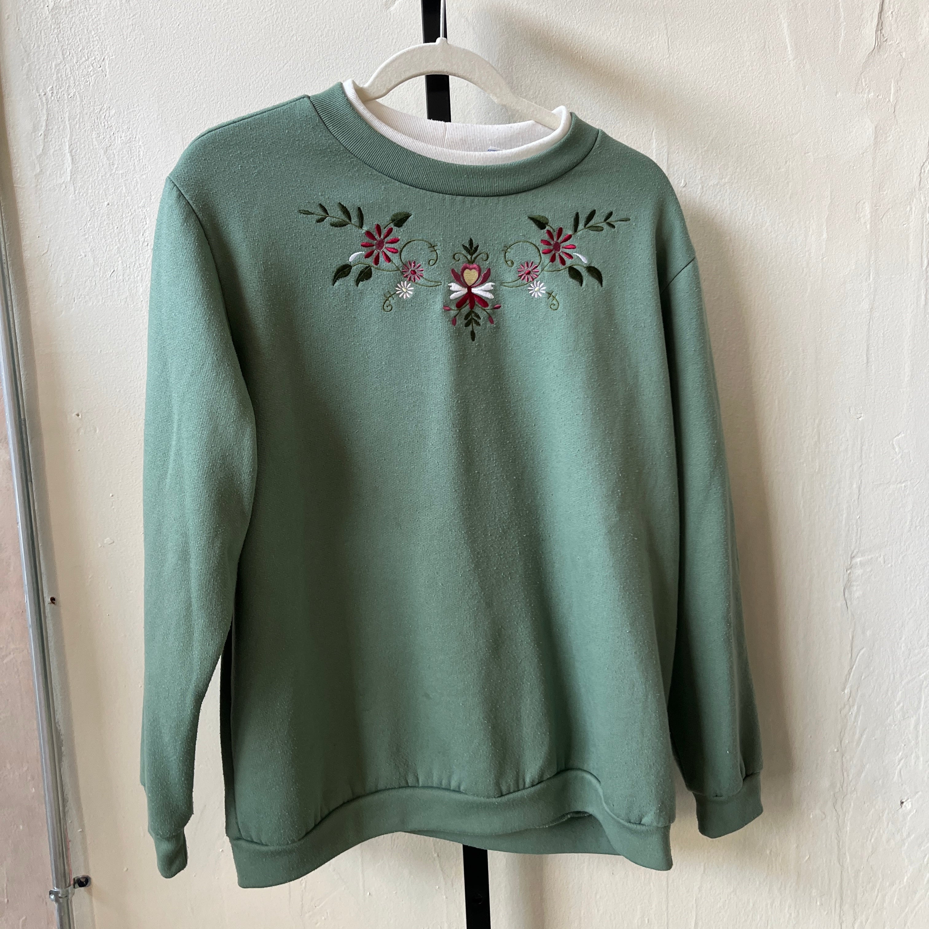 Floral Sweatshirt (XL)
