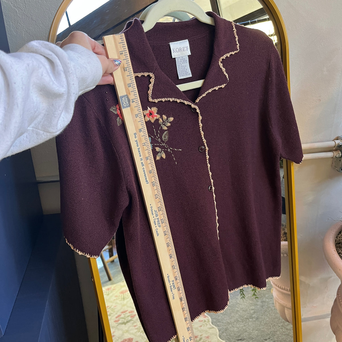 Floral Embroidered Button Up (M)