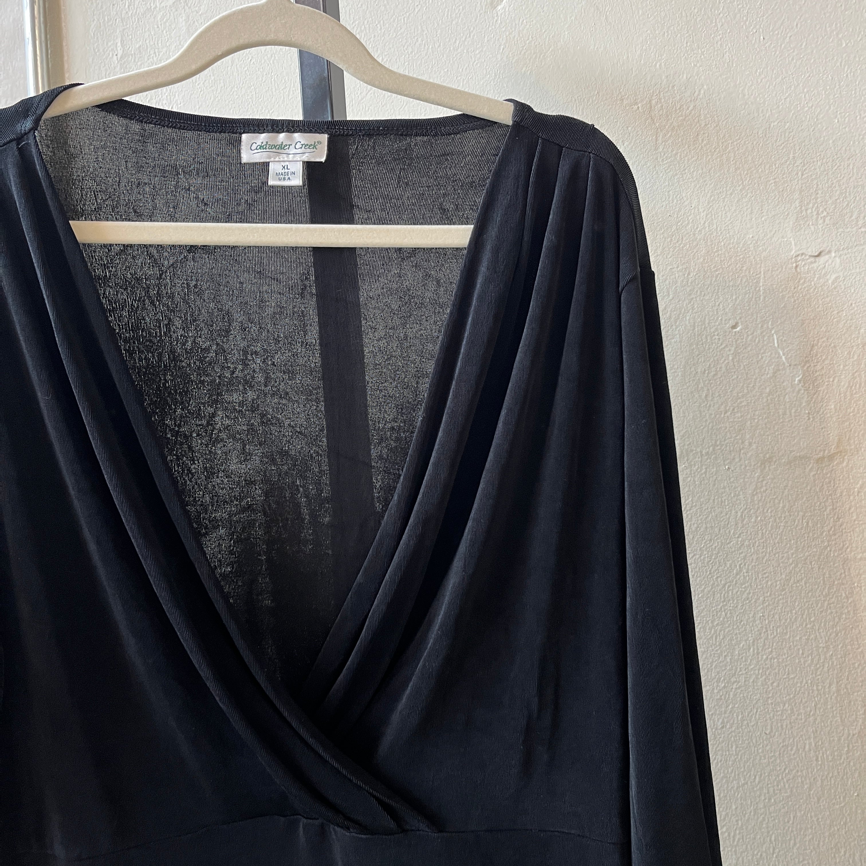 Black V-Neck (XL)
