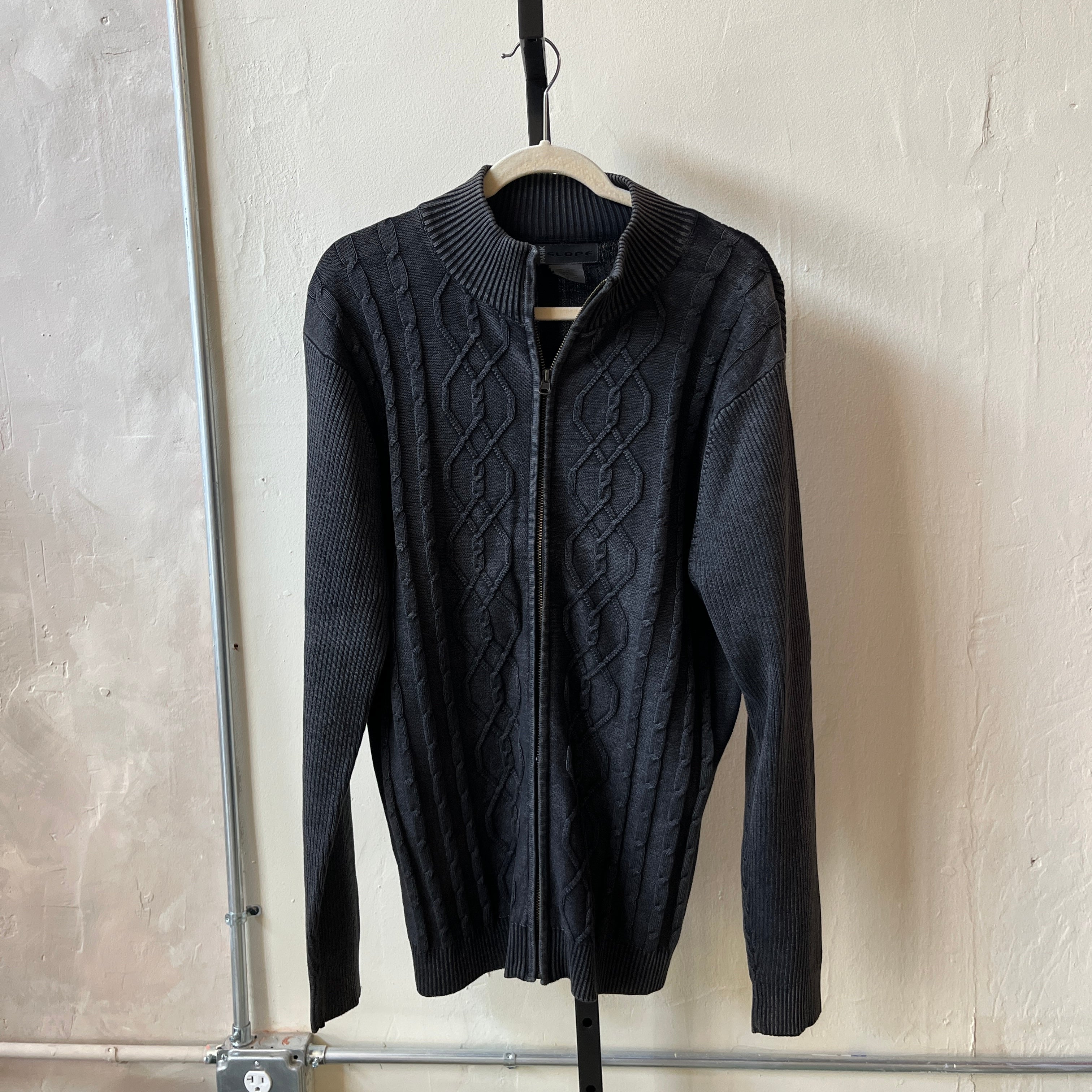Men’s Sweater (L)
