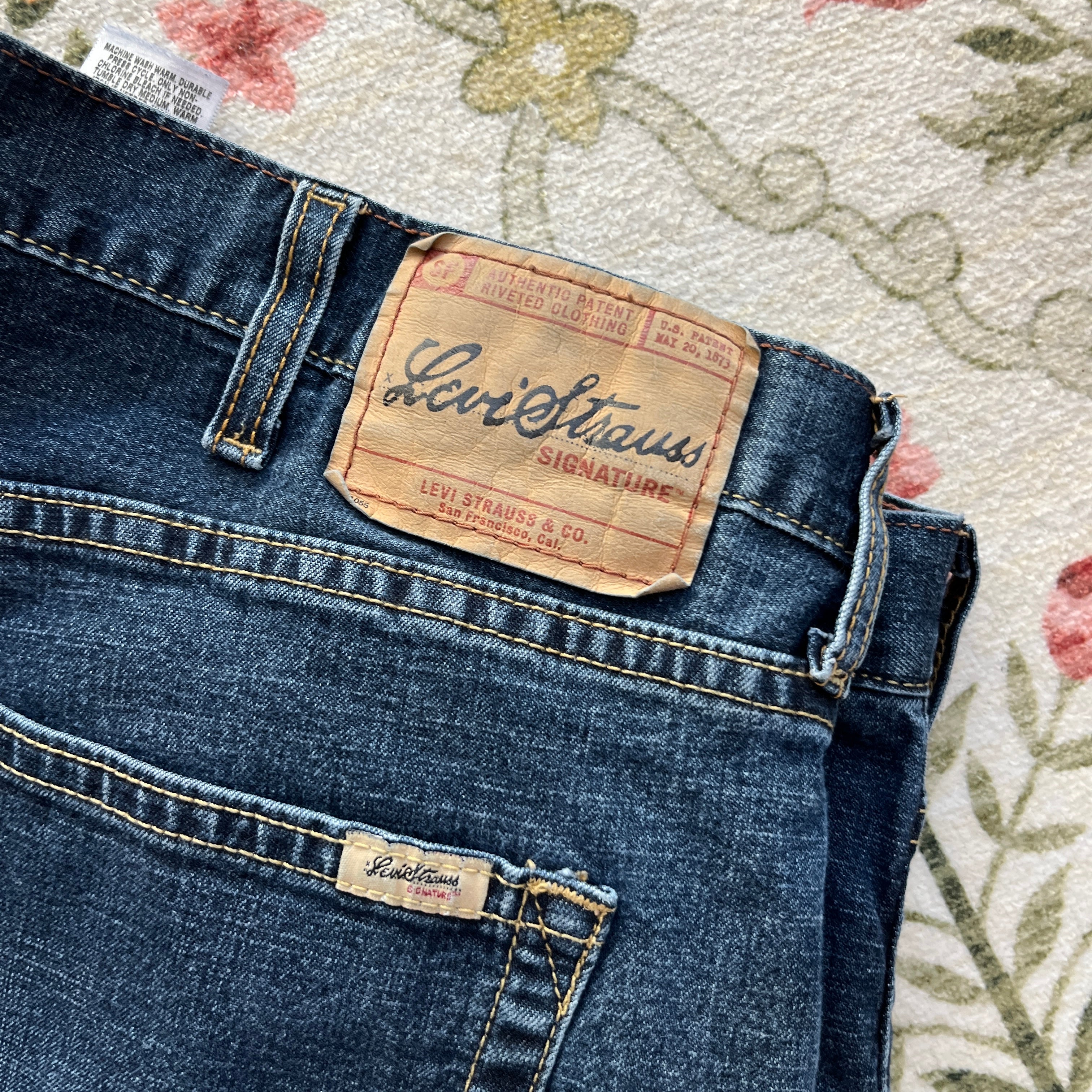 Bootcut Levi’s (22)