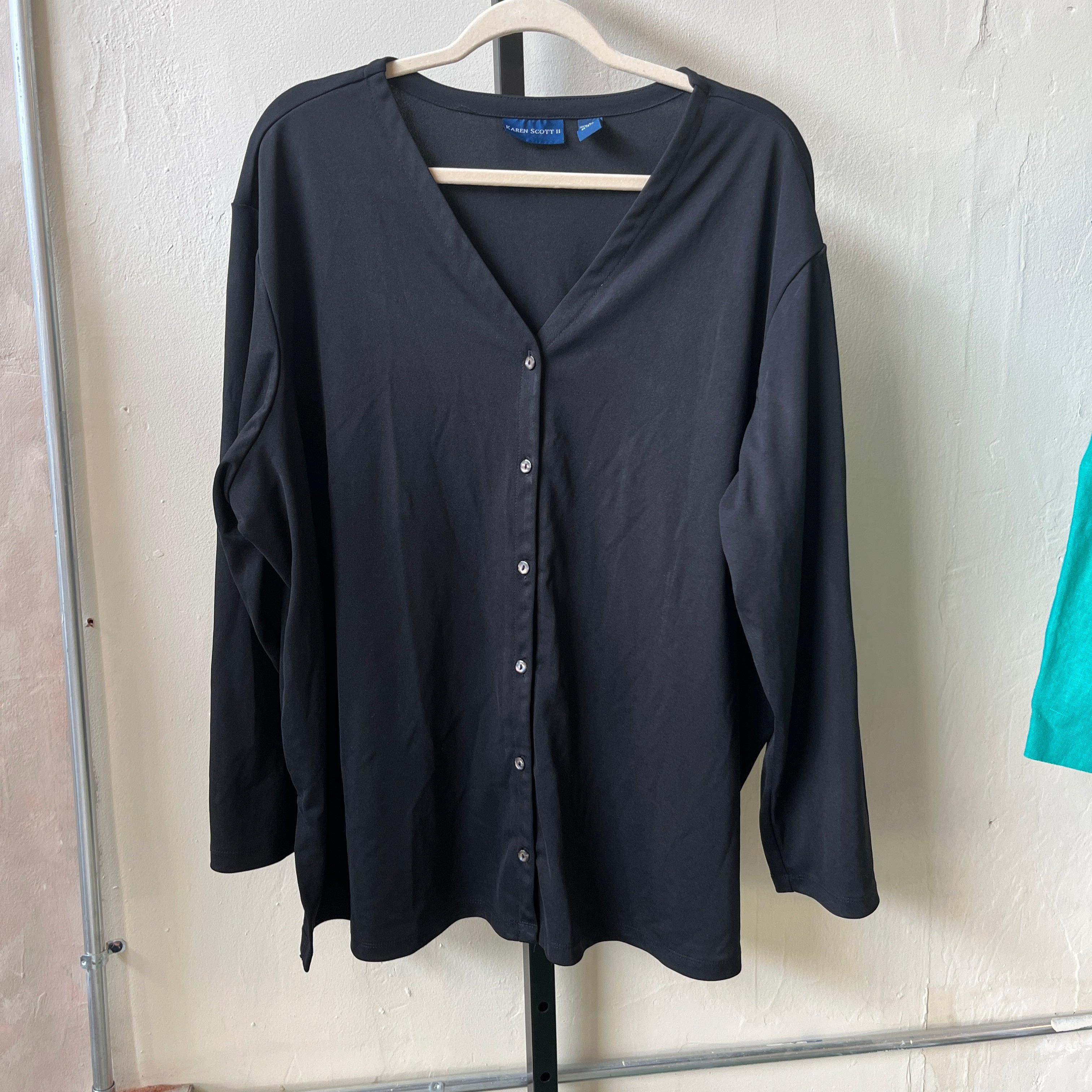 Black Button Up (3X)