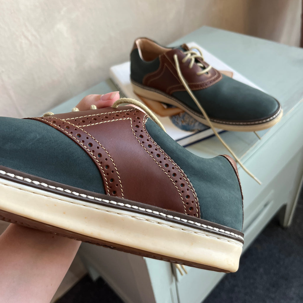 Men’s Shoes (10.5)