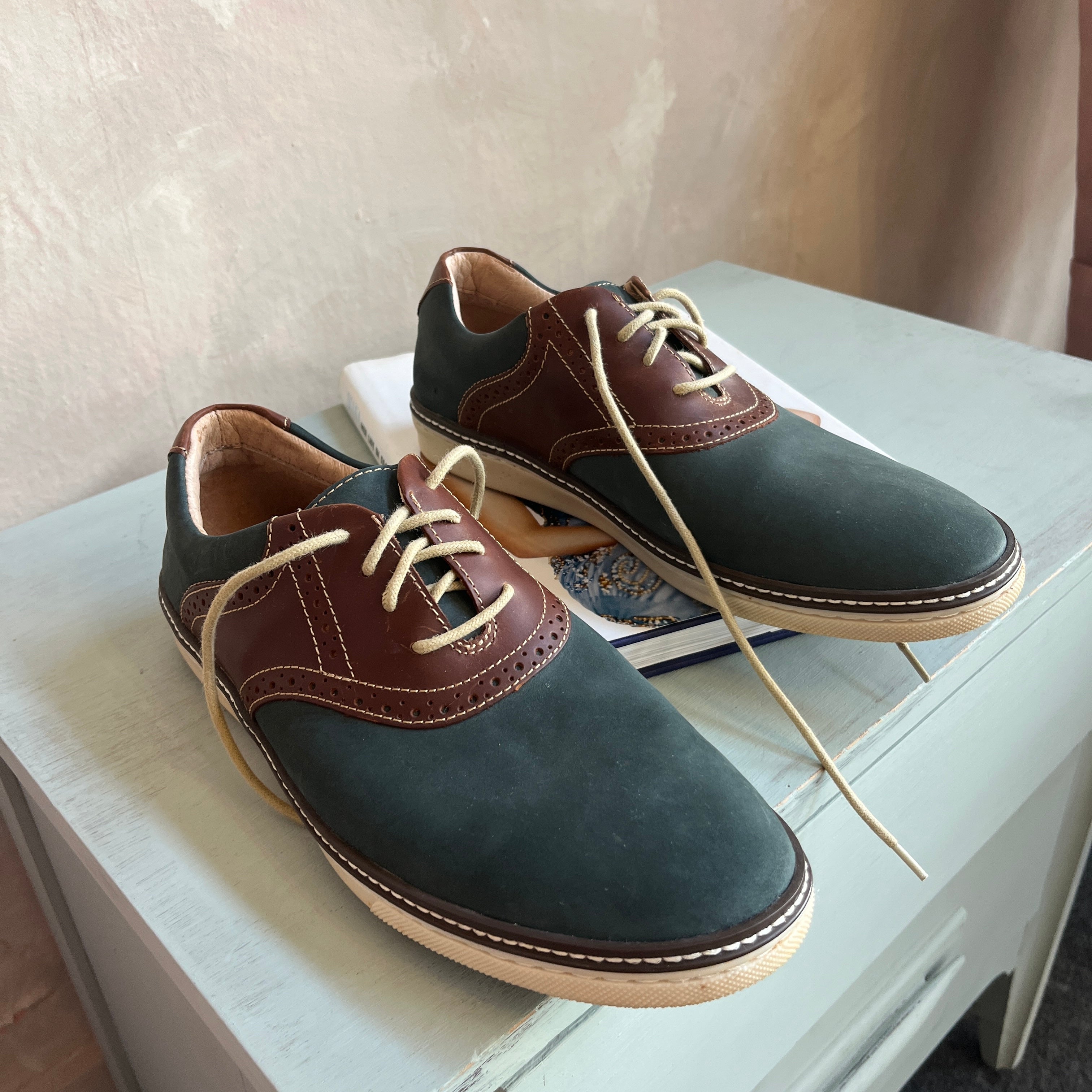 Men’s Shoes (10.5)