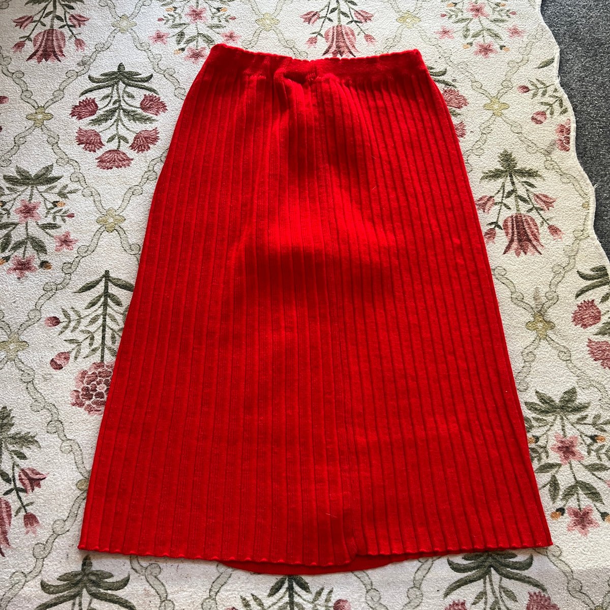 Red Knit Skirt (M)