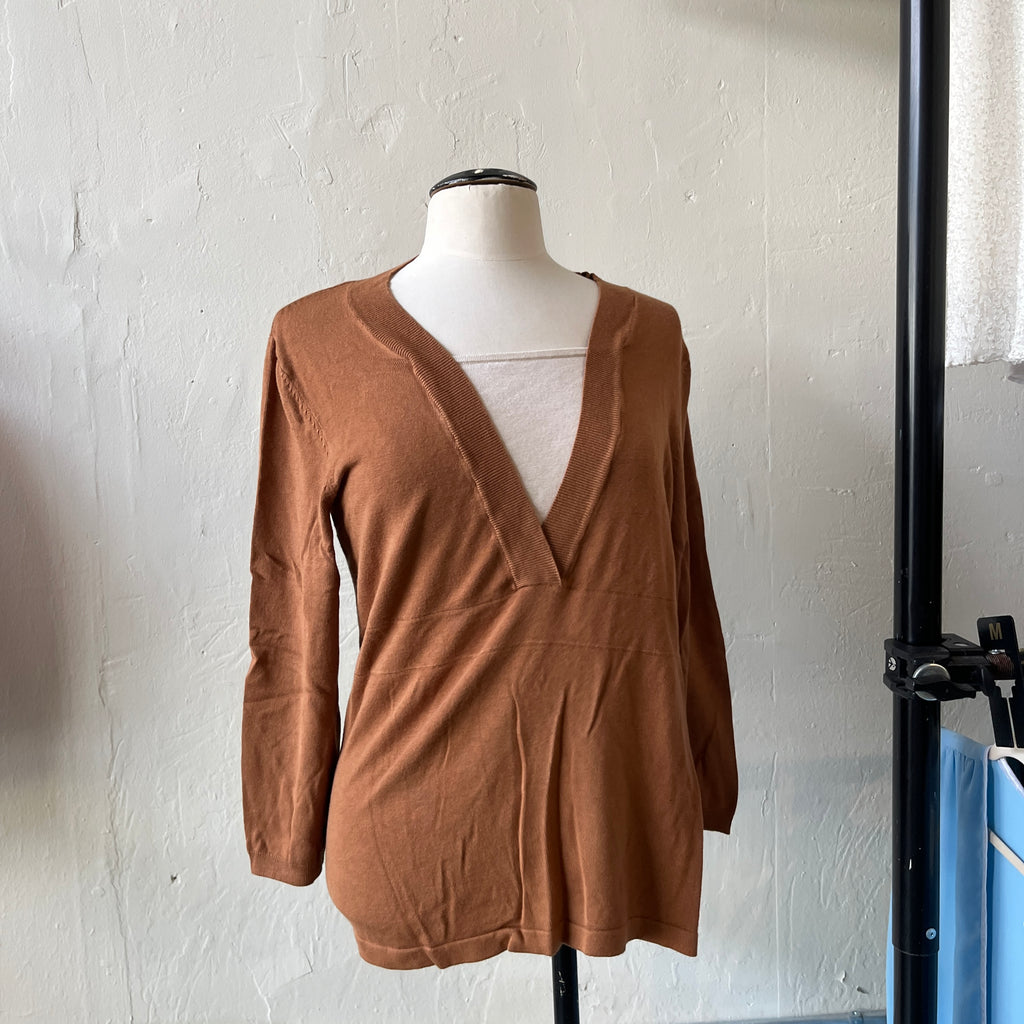 V-neck Shirt (M)