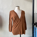 V-neck Shirt (M)