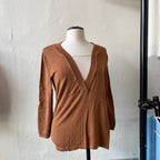 V-neck Shirt (M)