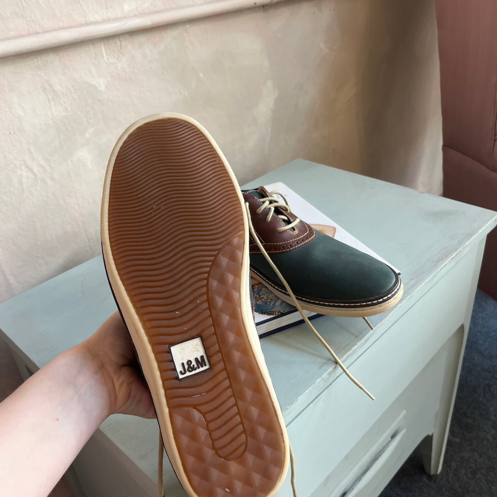Men’s Shoes (10.5)
