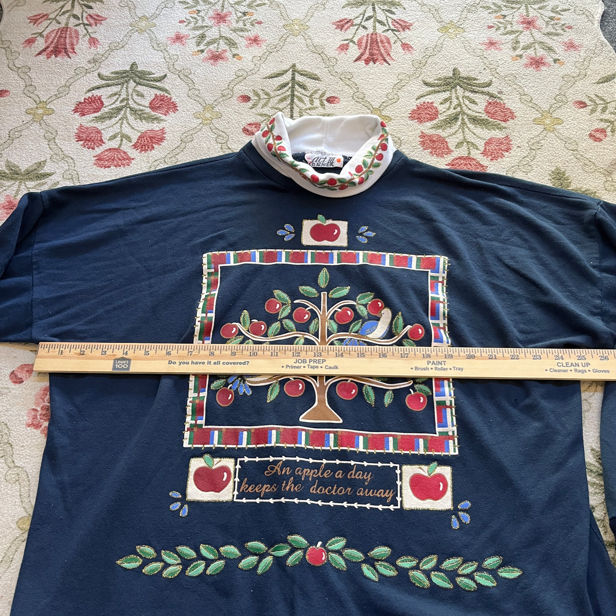 Apple Sweatshirt (XL)