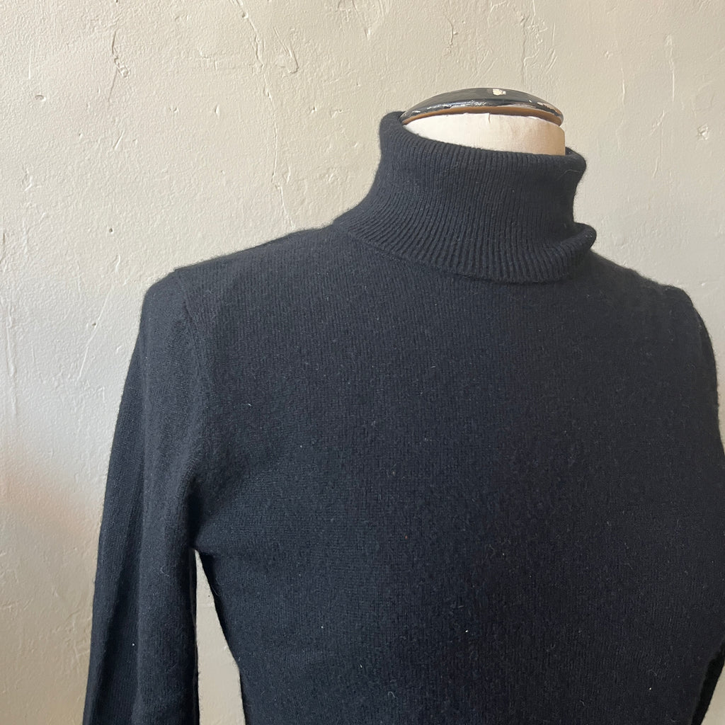 Cashmere Turtleneck (M)