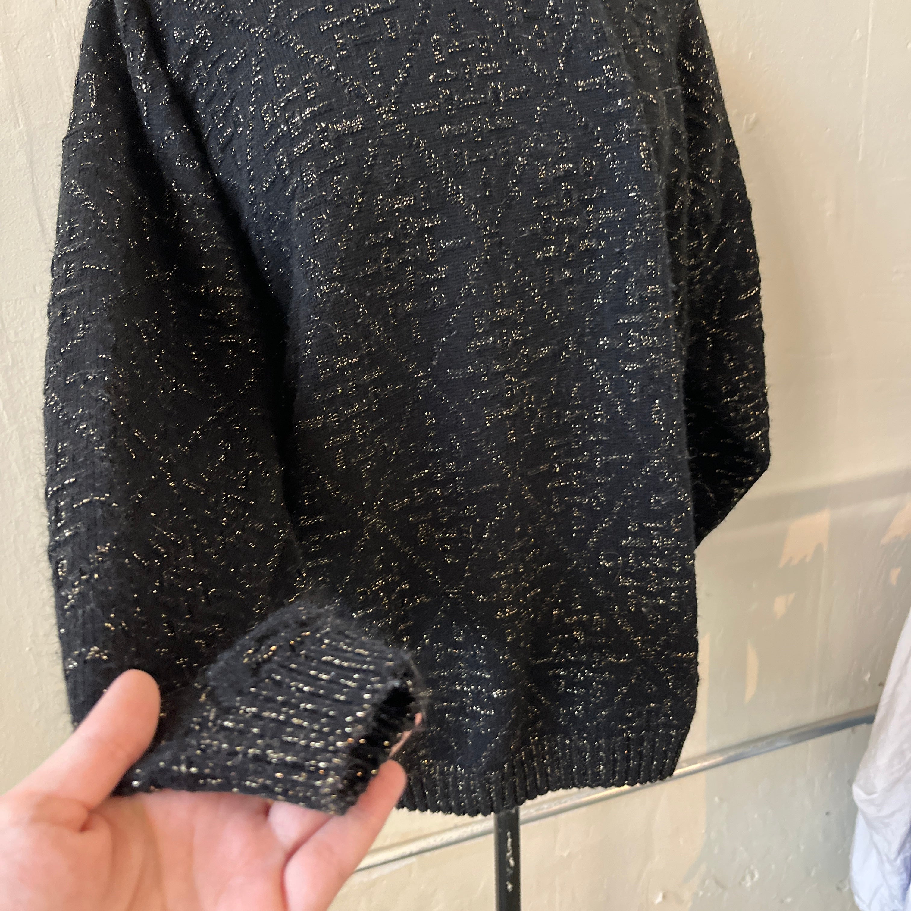 Black Sweater (L)