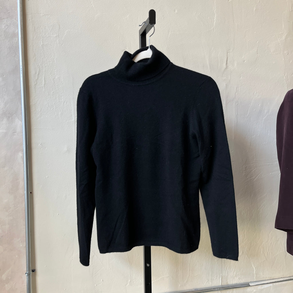 Cashmere Turtleneck (M)